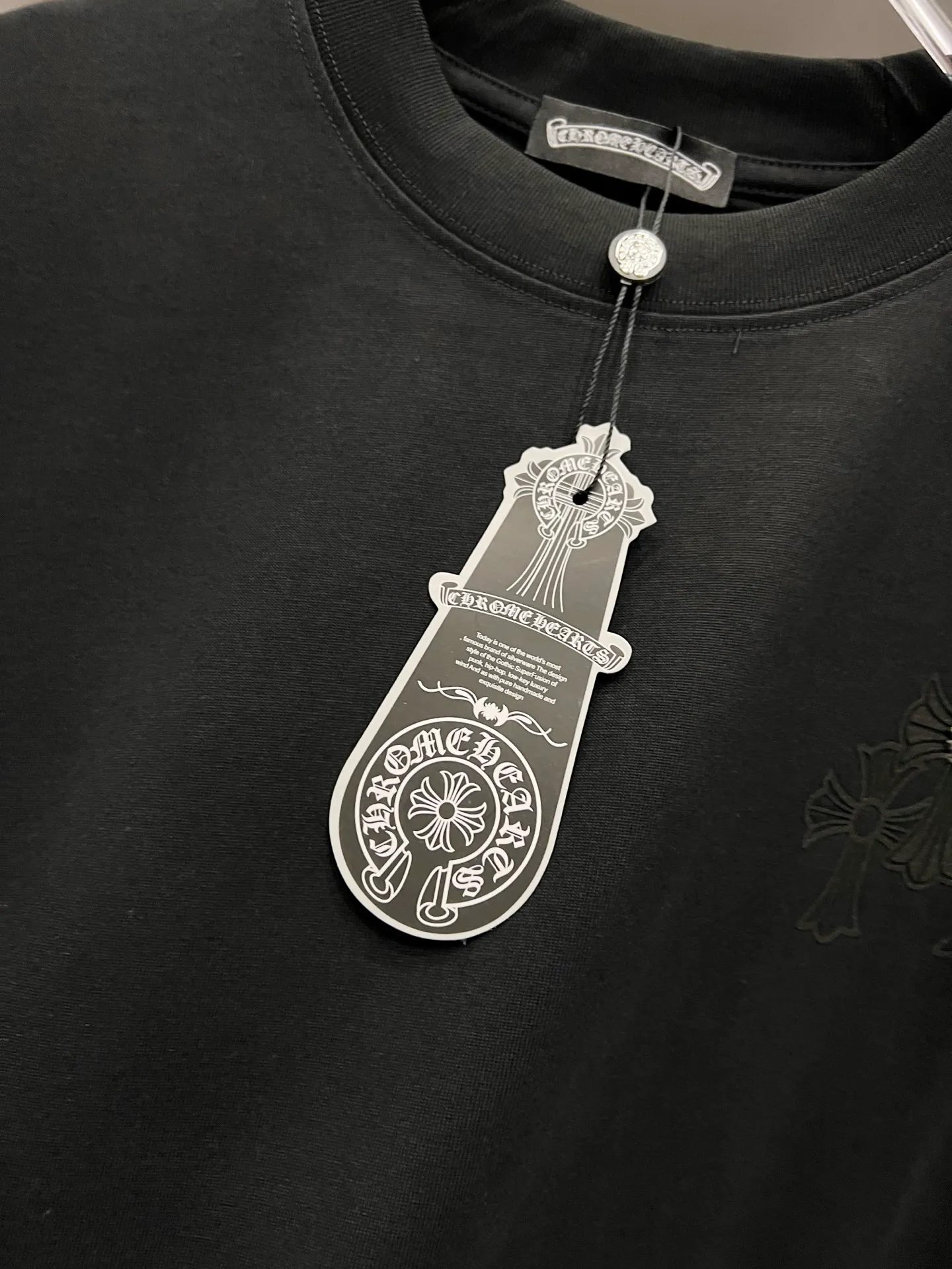 🅿️190 CH Crowe 2025 Autumn and Winter New Short-sleeved T-shirt with cross sticker + customized hardware and metal horseshoe Sanskrit text craft. The real thing is great🔥Same style for men and women, loose version, size S M L XL XXL five sizes black white